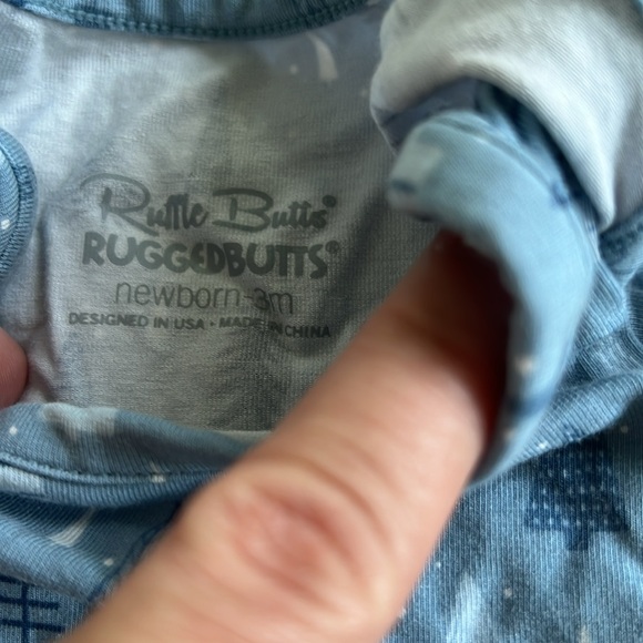 Ruggedbutts Knotted Onesie with Hat - Picture 2 of 3